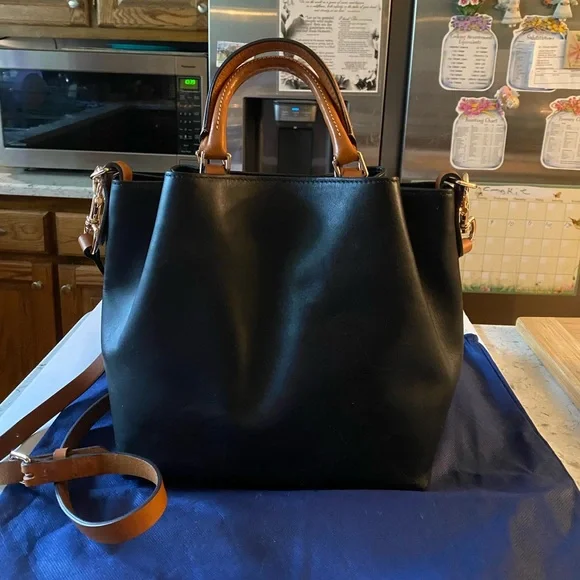 DB Black Barlow Florentine Leather Satchel Crossbody,Tote, Cover & Reg Paper - Picture 4 of 10